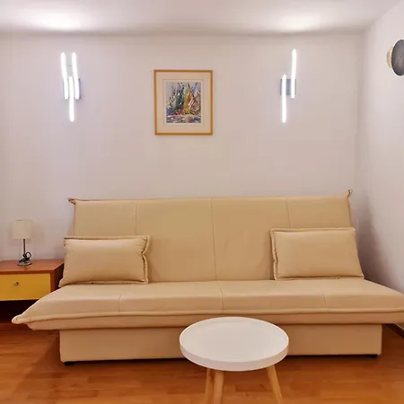 Beakovic Apartment *