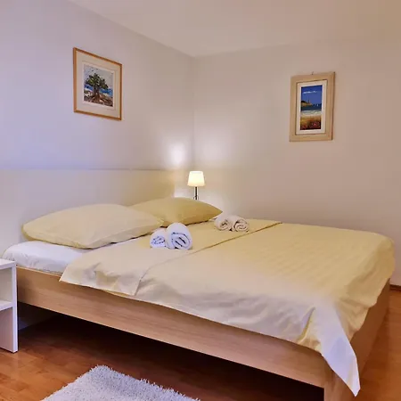 Beakovic Apartment Silo (Krk)
