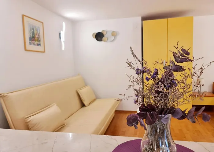 Beakovic Apartment *