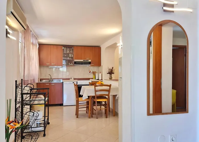 Beakovic Apartment Silo (Krk)